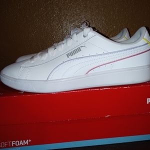 Women's Pumas Vikky V2